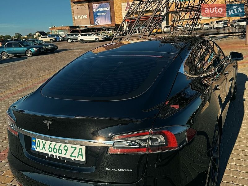 Ліфтбек Tesla Model S 2020 в Харкові