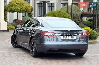 Ліфтбек Tesla Model S 2020 в Стрию