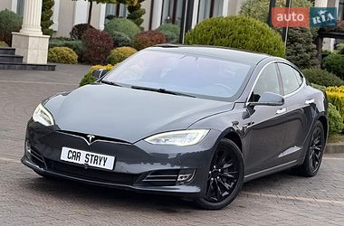 Ліфтбек Tesla Model S 2020 в Стрию