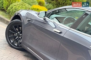Ліфтбек Tesla Model S 2020 в Стрию