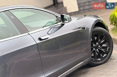 Ліфтбек Tesla Model S 2020 в Стрию