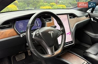 Ліфтбек Tesla Model S 2020 в Стрию