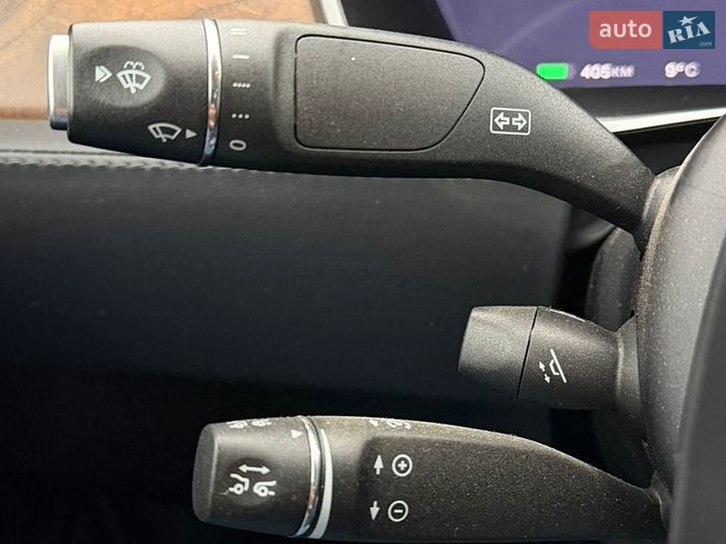 Ліфтбек Tesla Model S 2020 в Стрию