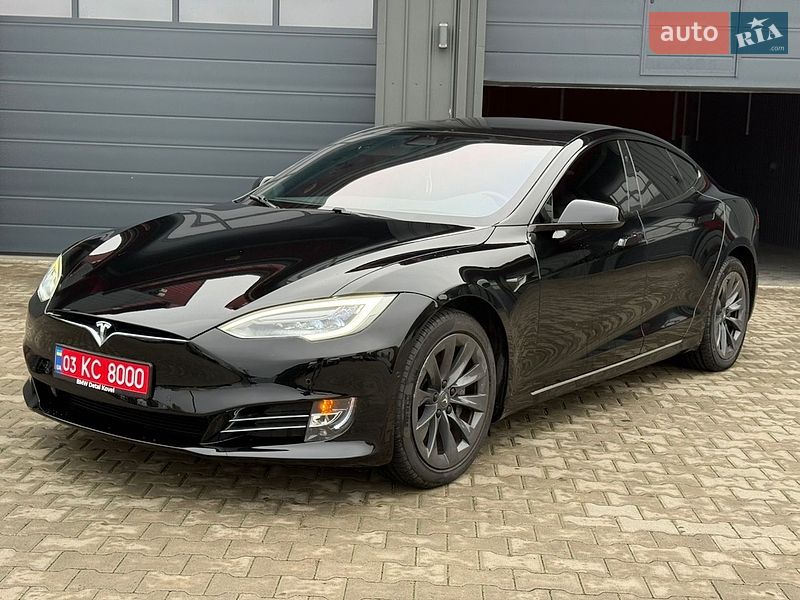 Лифтбек Tesla Model S 2018 в Ковеле
