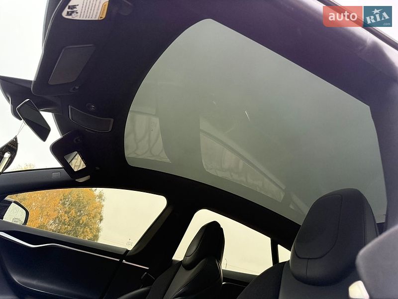 Лифтбек Tesla Model S 2018 в Ковеле