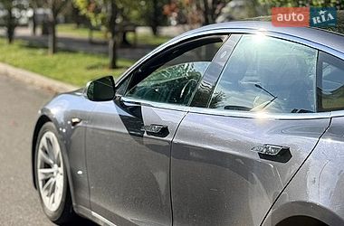 Ліфтбек Tesla Model S 2017 в Києві