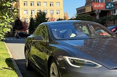 Ліфтбек Tesla Model S 2017 в Києві