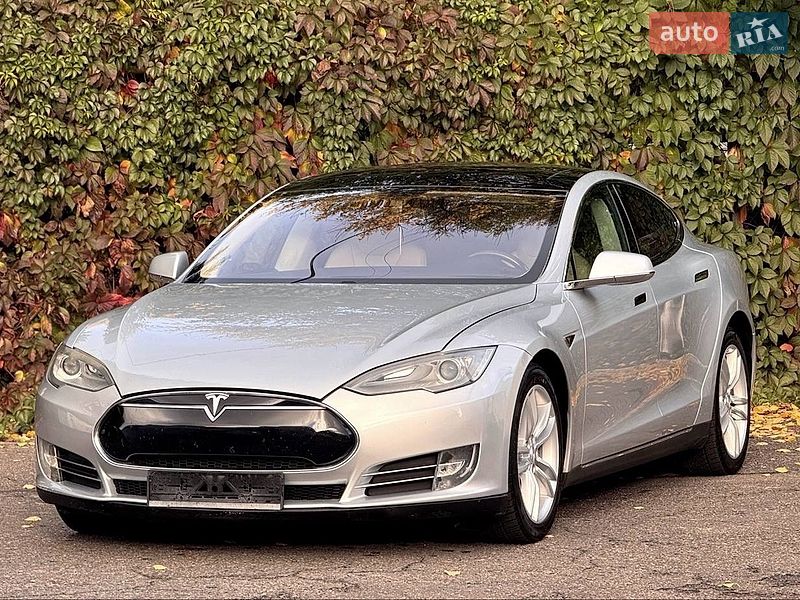 Лифтбек Tesla Model S 2012 в Одессе