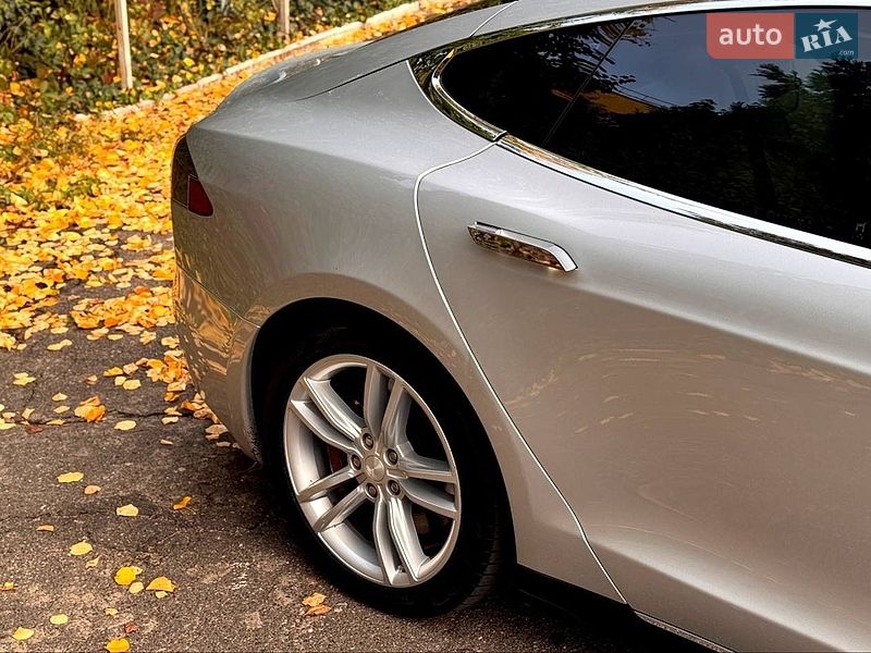 Лифтбек Tesla Model S 2012 в Одессе
