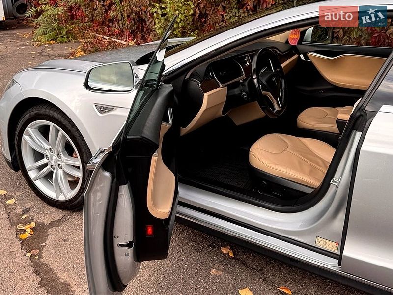 Лифтбек Tesla Model S 2012 в Одессе