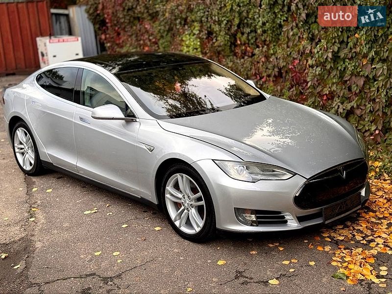 Лифтбек Tesla Model S 2012 в Одессе