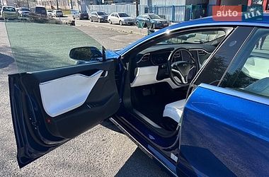 Ліфтбек Tesla Model S 2017 в Києві