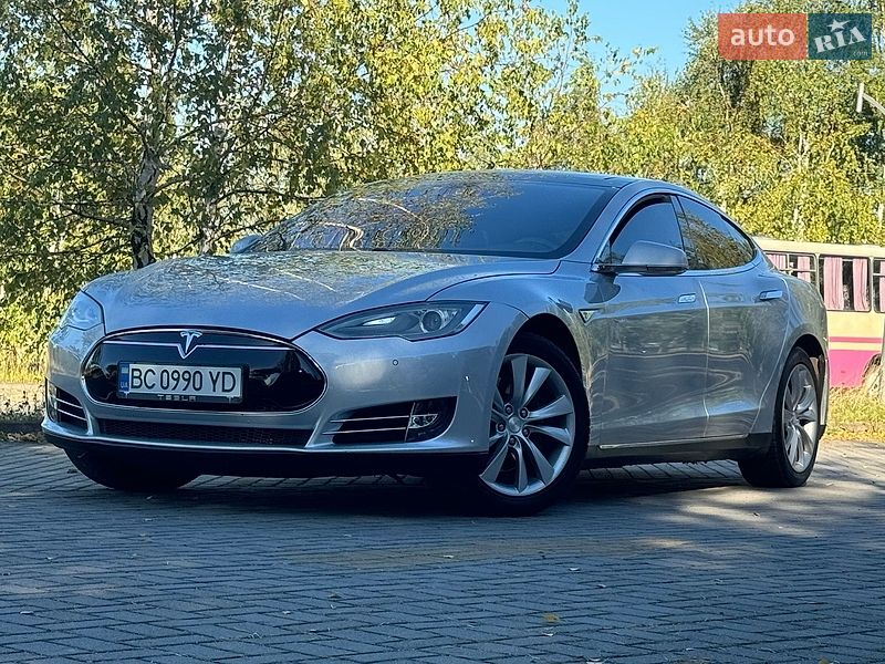Ліфтбек Tesla Model S 2013 в Дрогобичі