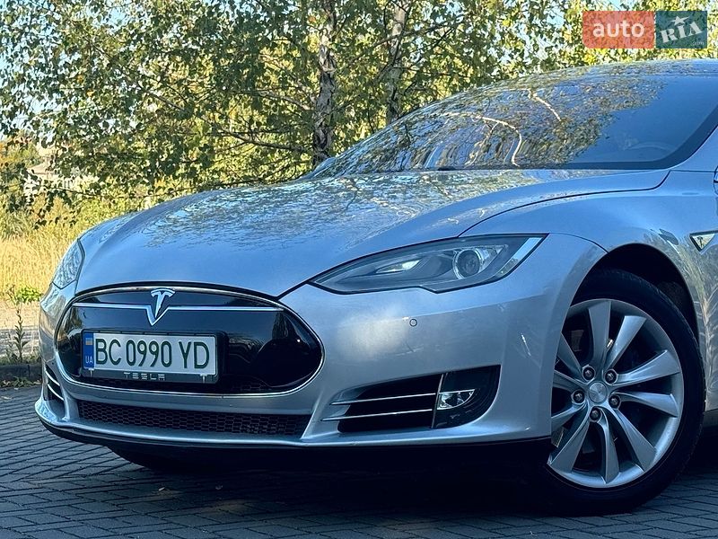 Ліфтбек Tesla Model S 2013 в Дрогобичі