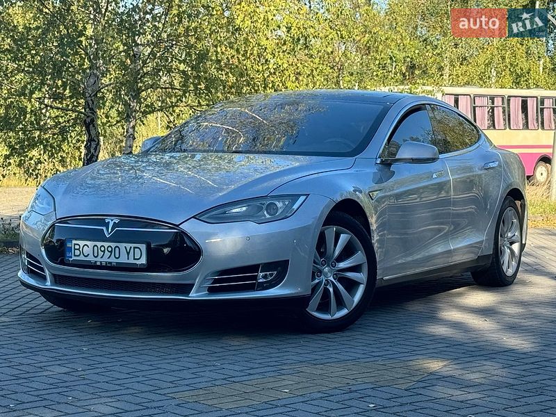 Лифтбек Tesla Model S 2013 в Дрогобыче