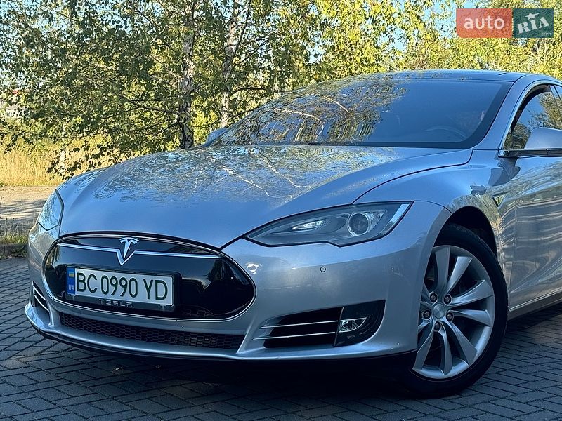 Ліфтбек Tesla Model S 2013 в Дрогобичі