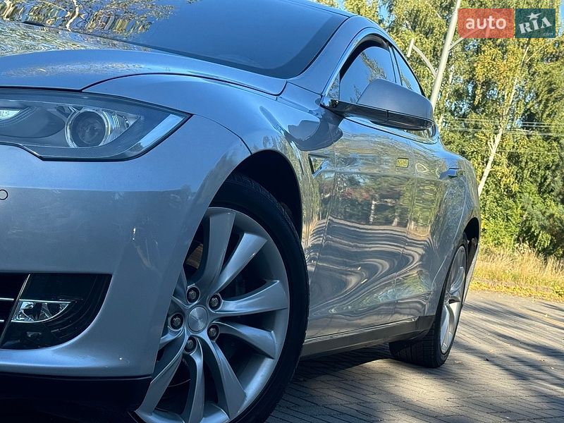 Ліфтбек Tesla Model S 2013 в Дрогобичі
