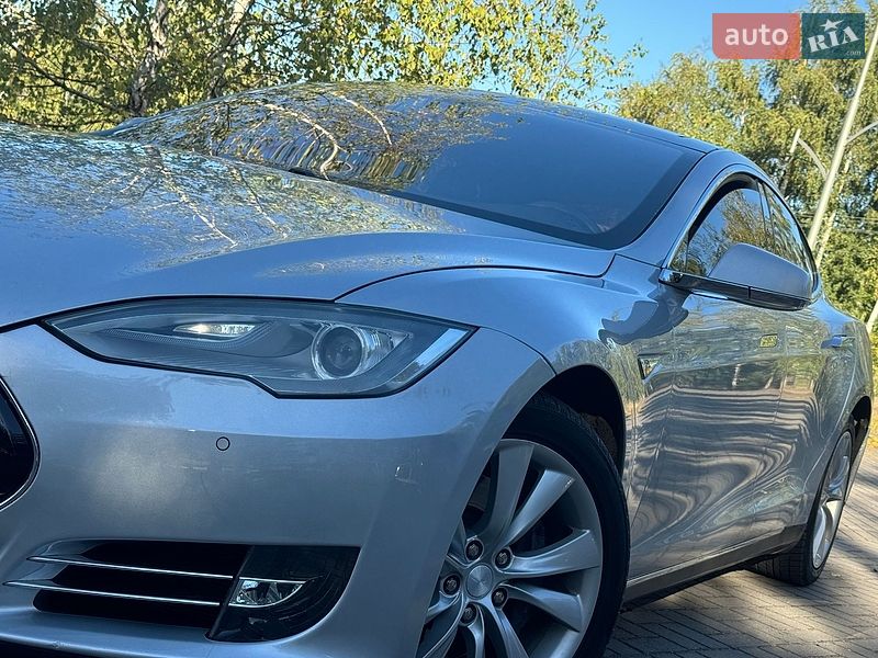 Ліфтбек Tesla Model S 2013 в Дрогобичі