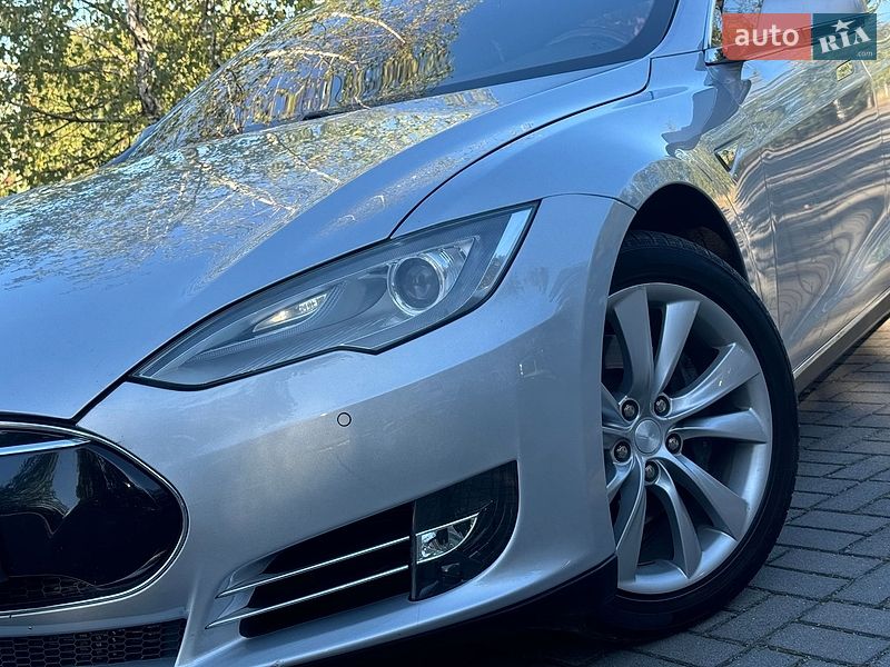 Лифтбек Tesla Model S 2013 в Дрогобыче