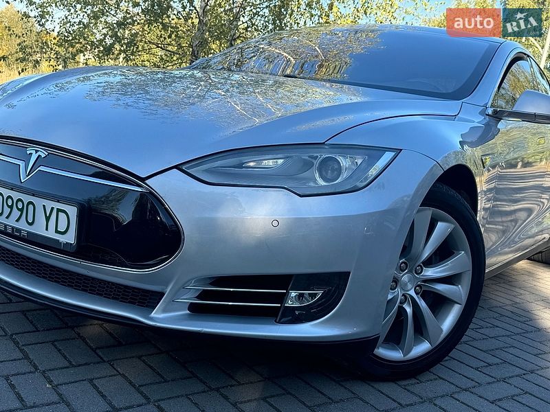 Ліфтбек Tesla Model S 2013 в Дрогобичі