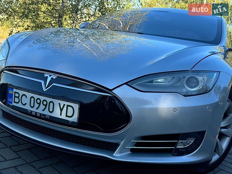 Ліфтбек Tesla Model S 2013 в Дрогобичі