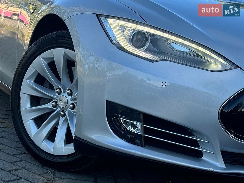 Ліфтбек Tesla Model S 2013 в Дрогобичі