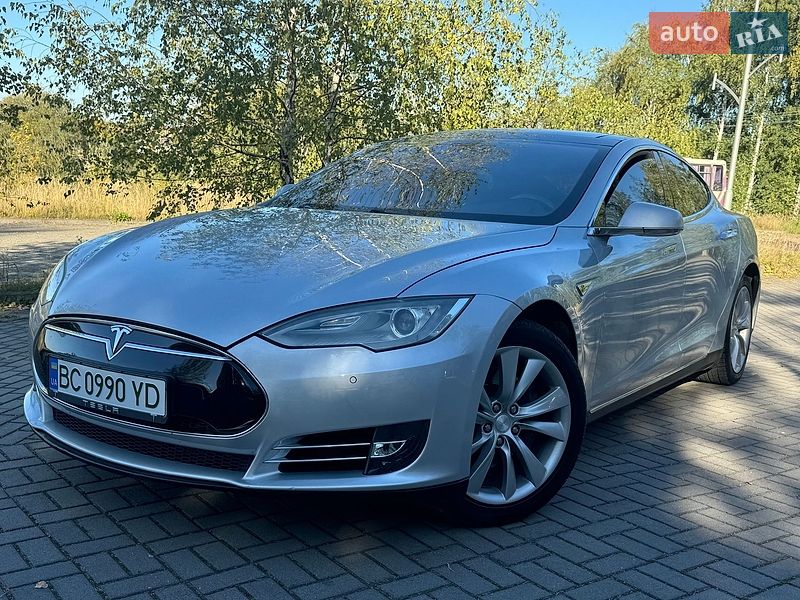 Ліфтбек Tesla Model S 2013 в Дрогобичі
