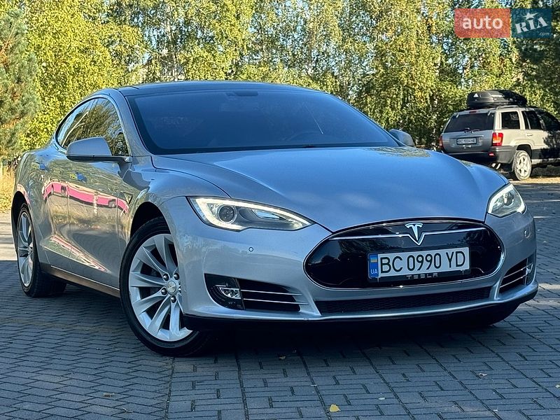 Ліфтбек Tesla Model S 2013 в Дрогобичі