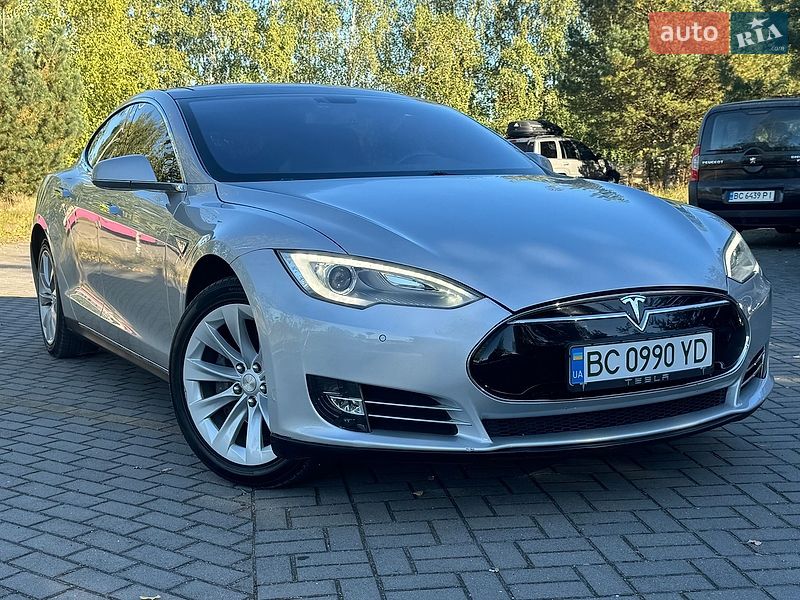 Лифтбек Tesla Model S 2013 в Дрогобыче
