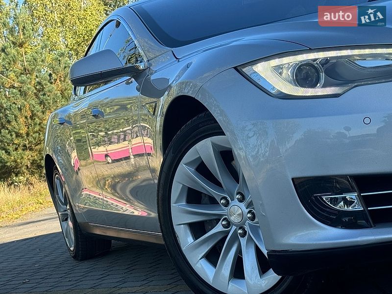 Ліфтбек Tesla Model S 2013 в Дрогобичі