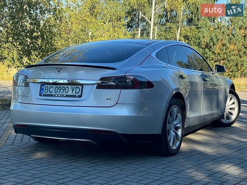 Лифтбек Tesla Model S 2013 в Дрогобыче