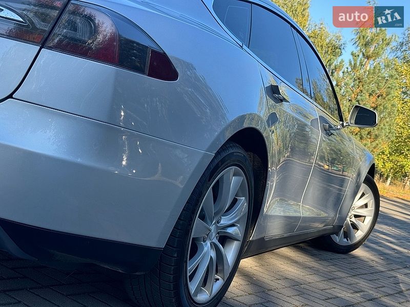 Ліфтбек Tesla Model S 2013 в Дрогобичі