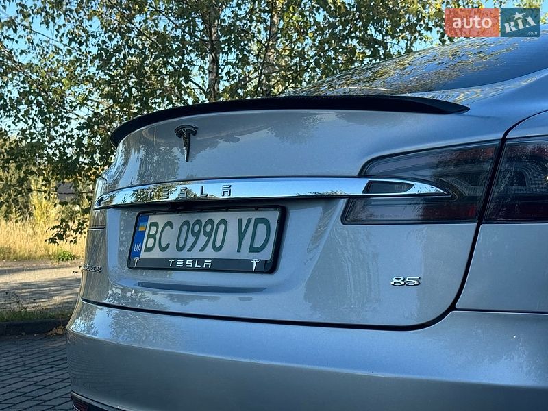 Лифтбек Tesla Model S 2013 в Дрогобыче