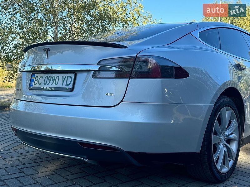 Ліфтбек Tesla Model S 2013 в Дрогобичі