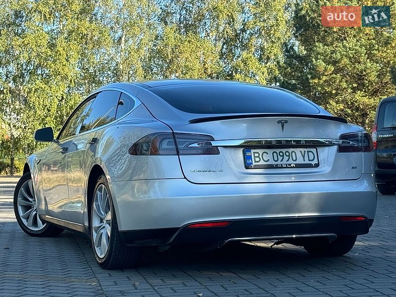 Лифтбек Tesla Model S 2013 в Дрогобыче