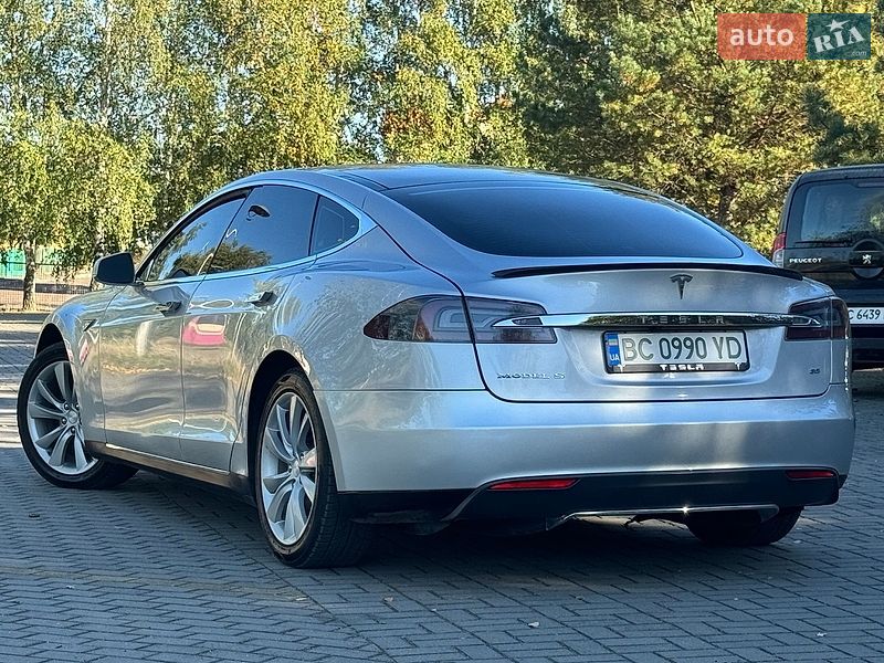 Ліфтбек Tesla Model S 2013 в Дрогобичі