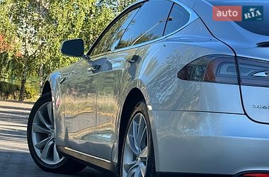 Лифтбек Tesla Model S 2013 в Дрогобыче