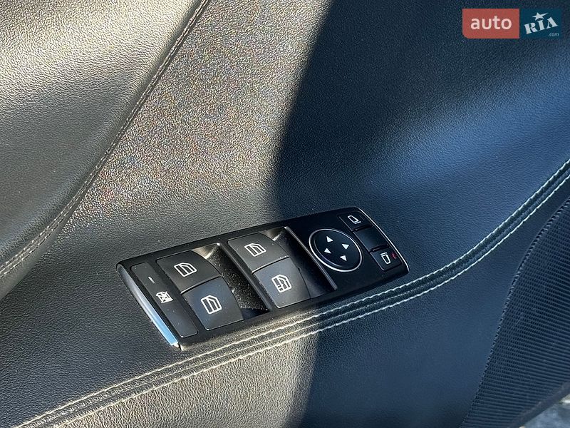 Ліфтбек Tesla Model S 2013 в Дрогобичі