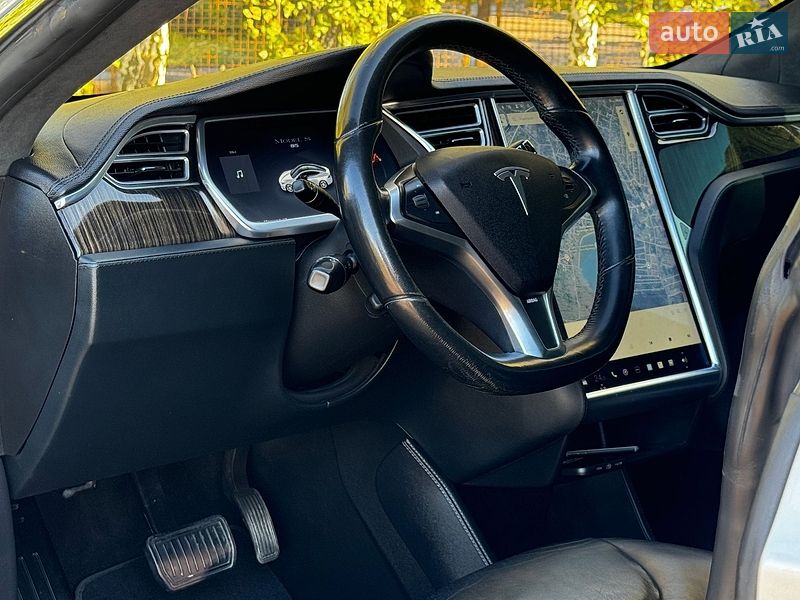 Ліфтбек Tesla Model S 2013 в Дрогобичі