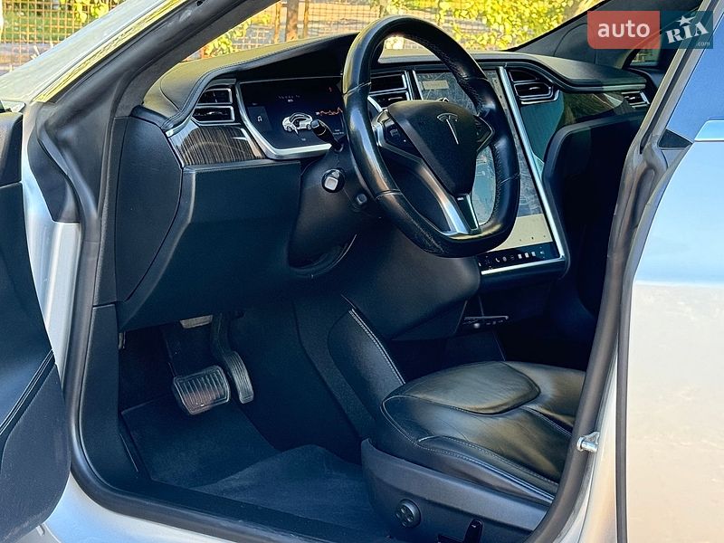 Ліфтбек Tesla Model S 2013 в Дрогобичі