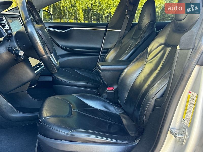 Ліфтбек Tesla Model S 2013 в Дрогобичі
