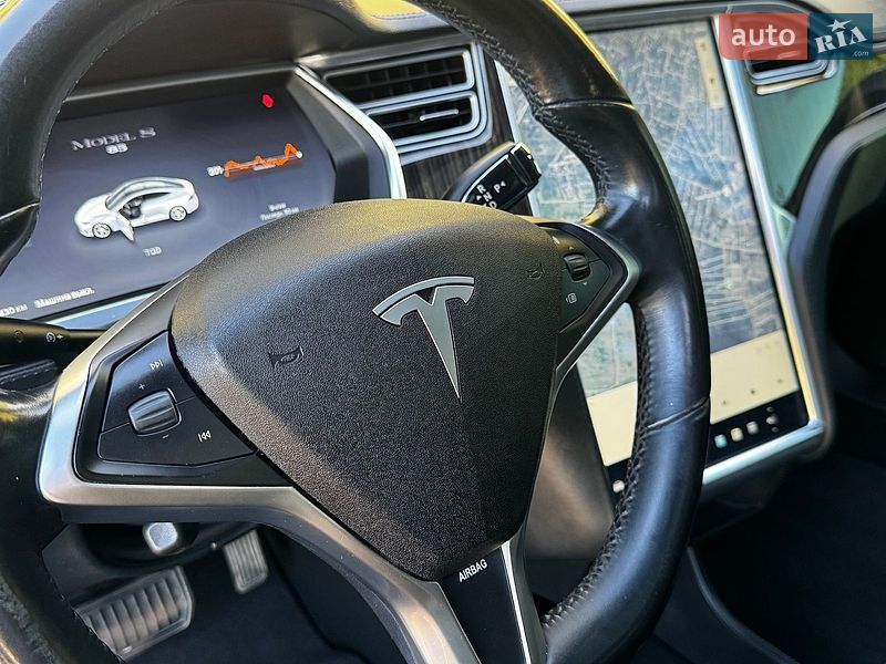 Ліфтбек Tesla Model S 2013 в Дрогобичі