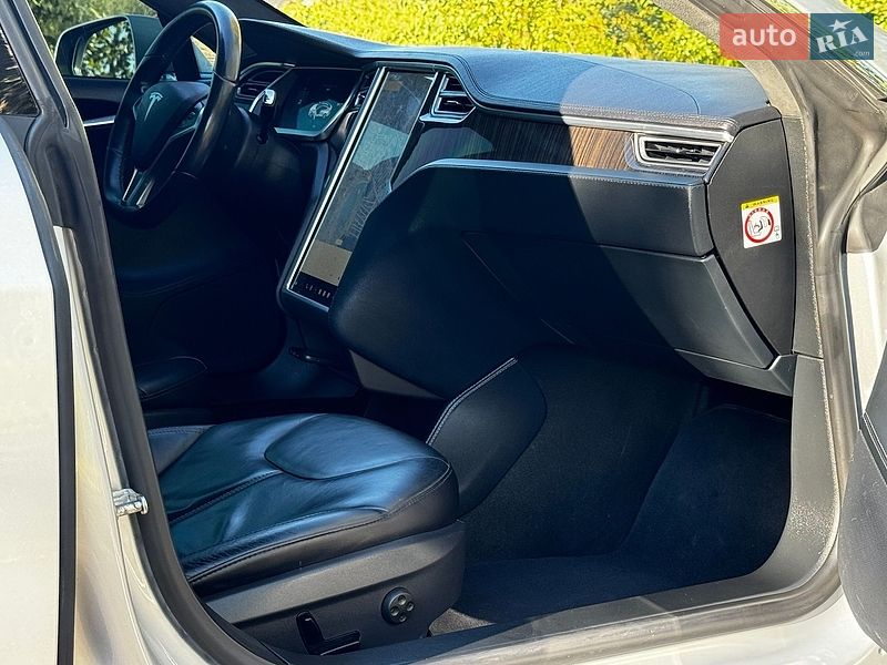 Ліфтбек Tesla Model S 2013 в Дрогобичі