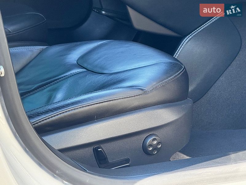Ліфтбек Tesla Model S 2013 в Дрогобичі