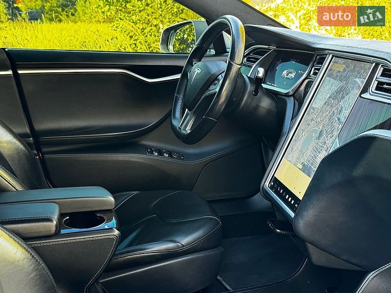 Ліфтбек Tesla Model S 2013 в Дрогобичі