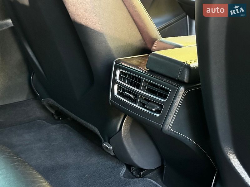 Ліфтбек Tesla Model S 2013 в Дрогобичі