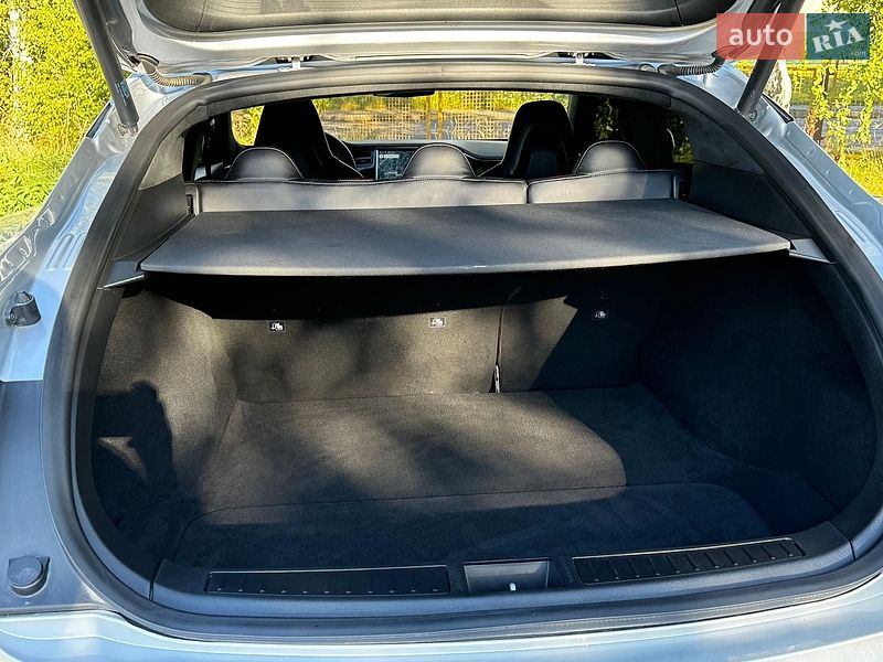 Ліфтбек Tesla Model S 2013 в Дрогобичі