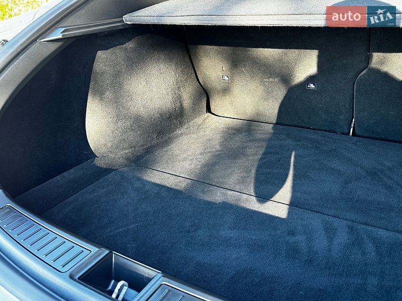 Ліфтбек Tesla Model S 2013 в Дрогобичі