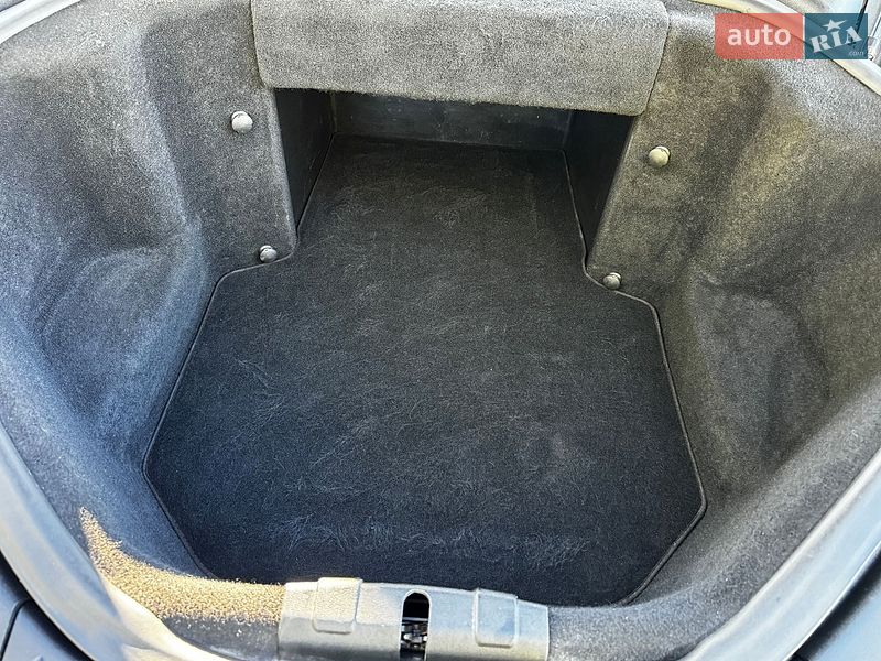 Ліфтбек Tesla Model S 2013 в Дрогобичі