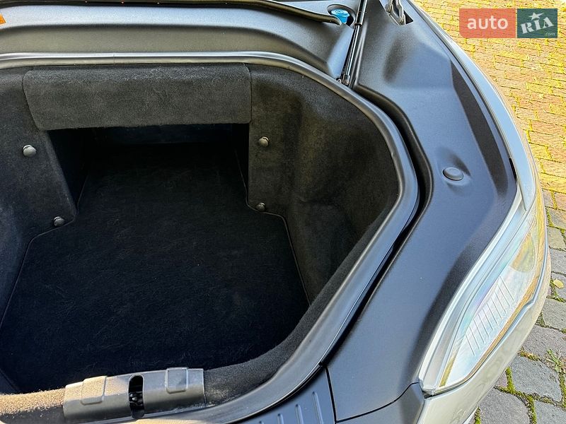 Ліфтбек Tesla Model S 2013 в Дрогобичі